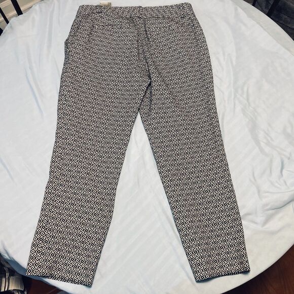Banana Republic Hampton Fit Petite Patterned Jacquard like Fabric Pants, SZ 8P - Picture 6 of 8
